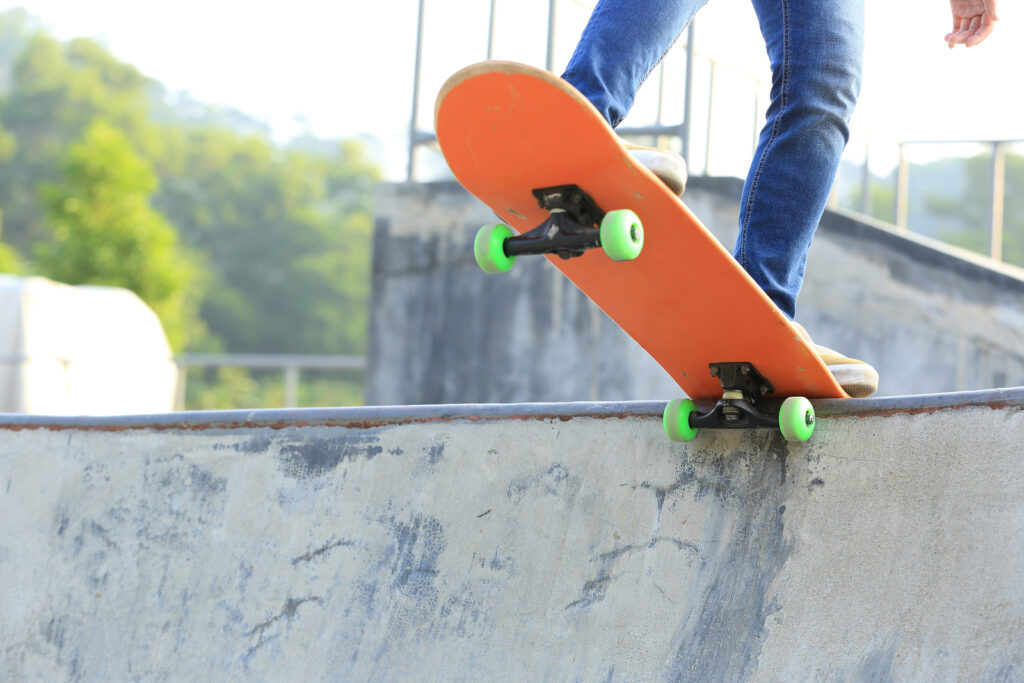 hart oppervlakte Verhoog jezelf 5 Easiest Skateboard Tricks For Beginner Skaters - Goskate.com